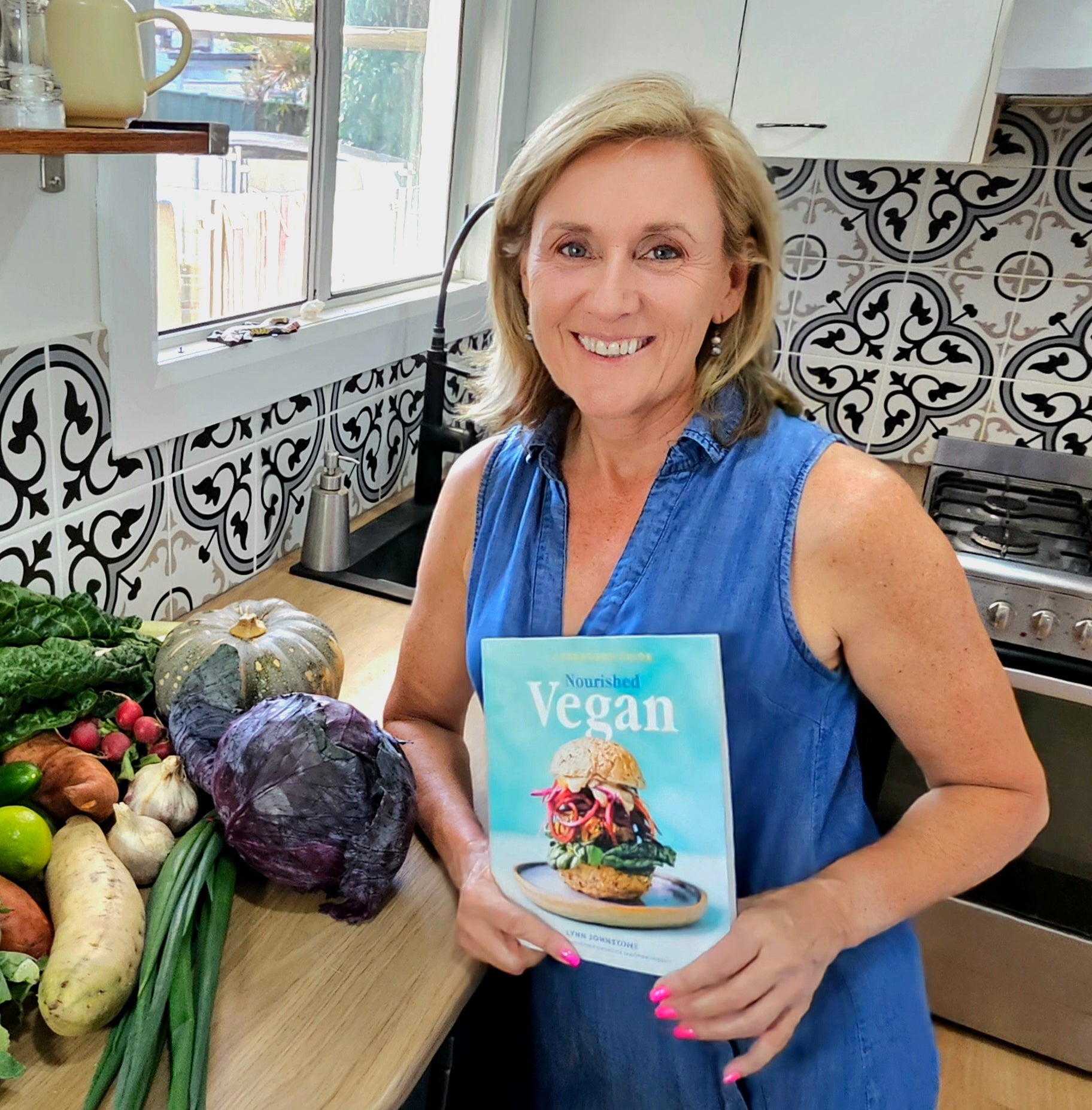 THE BOOK Nourished Vegan - a teenager's guide
